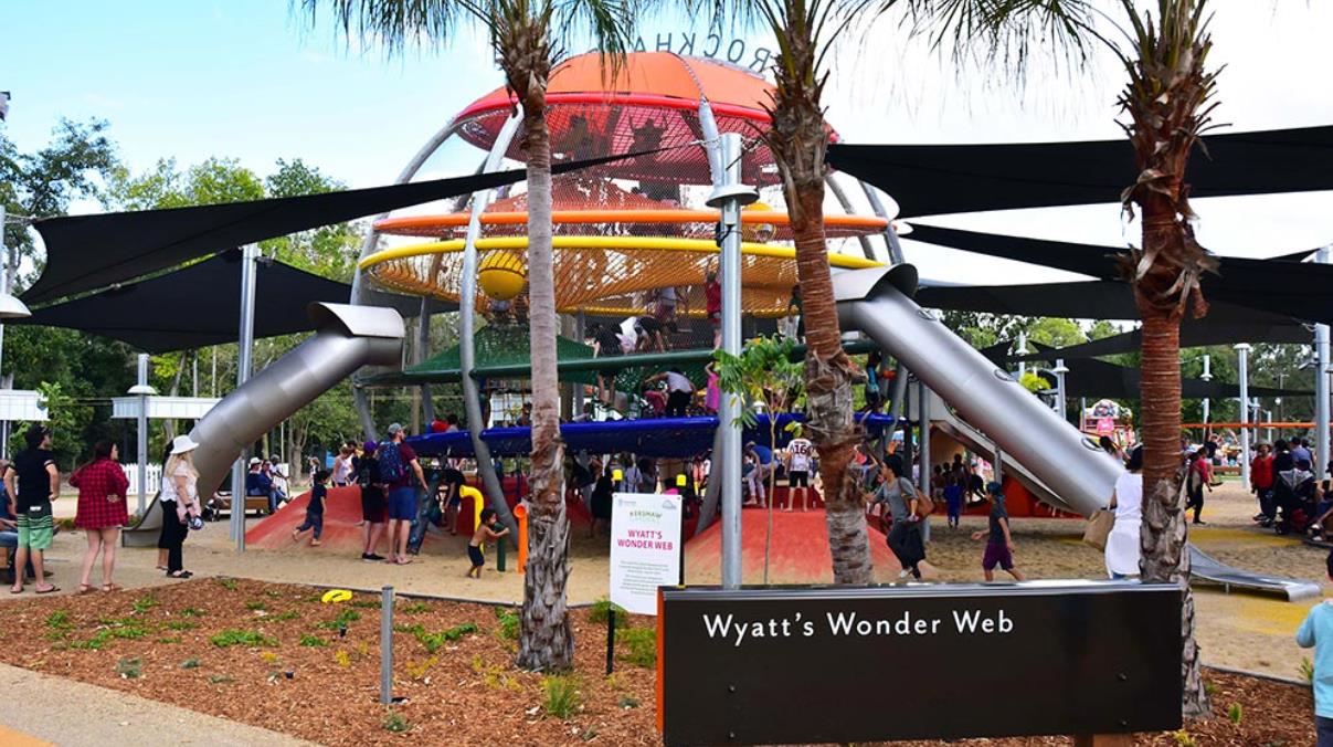 兒童游樂設(shè)備.jpg 兒童游樂設(shè)備.jpg